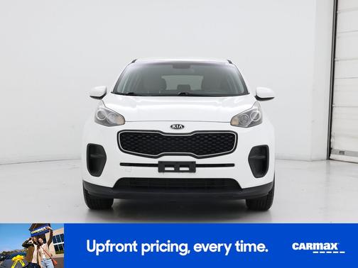 White 2017 Kia Sportage LX