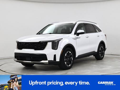 White 2024 Kia Sorento S