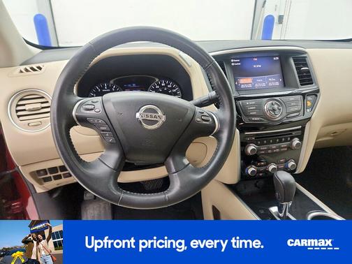 2017 Nissan Pathfinder SV