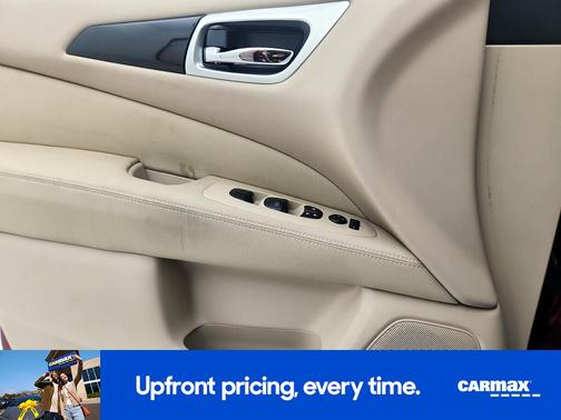 2017 Nissan Pathfinder SV