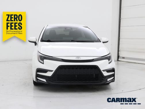 White 2024 Toyota Corolla SE