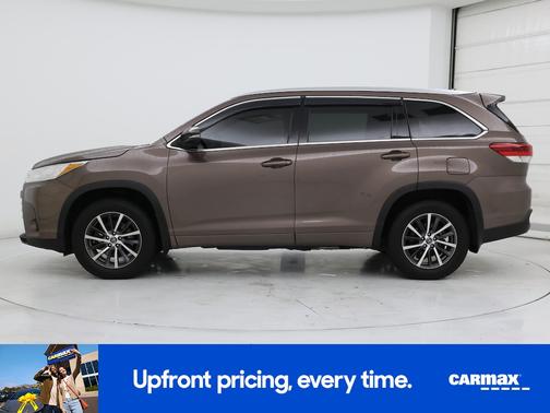 Gold 2018 Toyota Highlander XLE