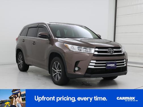 Gold 2018 Toyota Highlander XLE