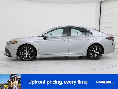 Silver 2023 Toyota Camry SE