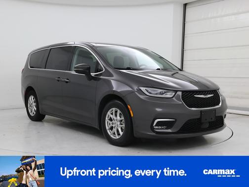 Gray 2023 Chrysler Pacifica Touring L