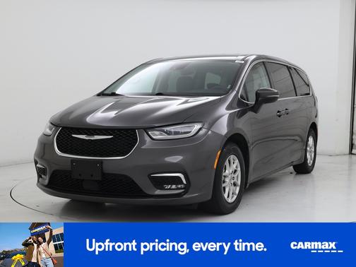 Gray 2023 Chrysler Pacifica Touring L