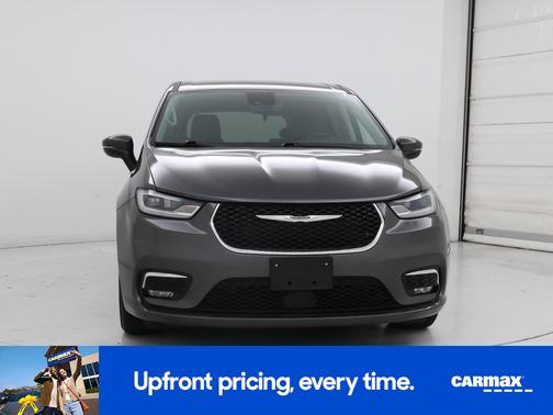 Gray 2023 Chrysler Pacifica Touring L