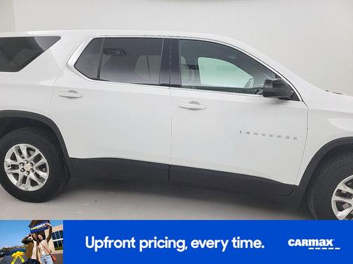 White 2022 Chevrolet Traverse LS