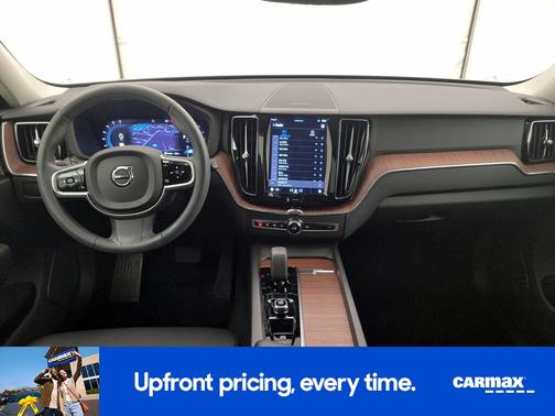 2023 Volvo XC60 B5 Plus Dark Theme