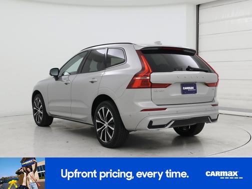 2023 Volvo XC60 B5 Plus Dark Theme