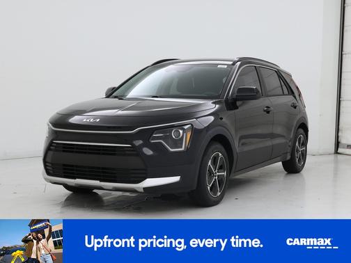 Black 2024 Kia Niro LX