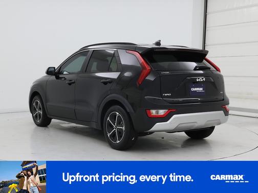 Black 2024 Kia Niro LX