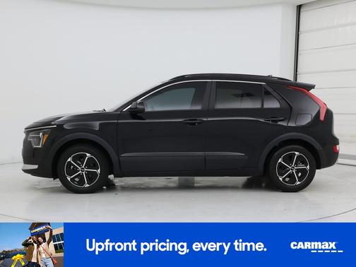 Black 2024 Kia Niro LX
