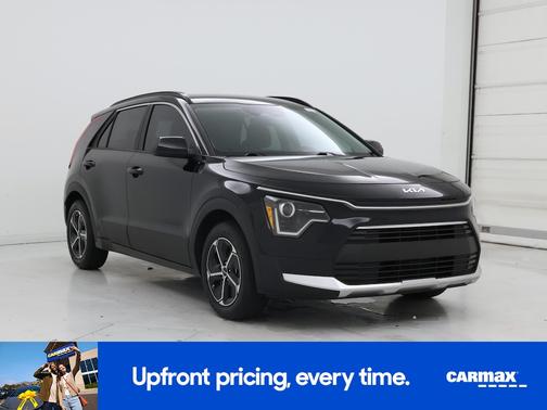 Black 2024 Kia Niro LX
