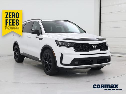 White 2021 Kia Sorento SX