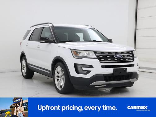 White 2017 Ford Explorer XLT