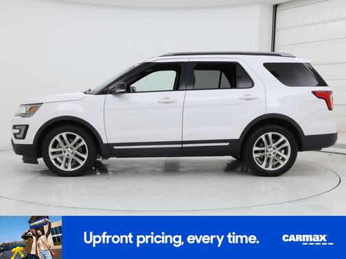 White 2017 Ford Explorer XLT