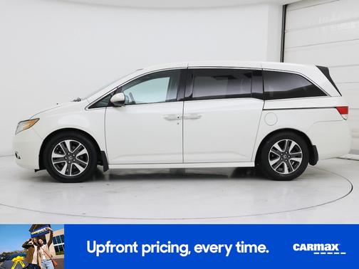 White 2015 Honda Odyssey Touring Elite