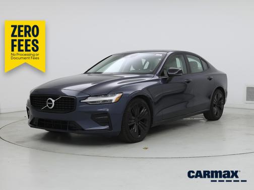 Blue 2022 Volvo S60 B5 Momentum