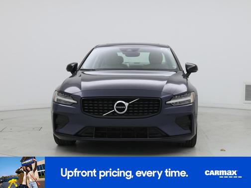 Blue 2022 Volvo S60 B5 Momentum
