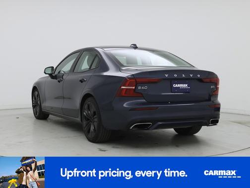 Blue 2022 Volvo S60 B5 Momentum