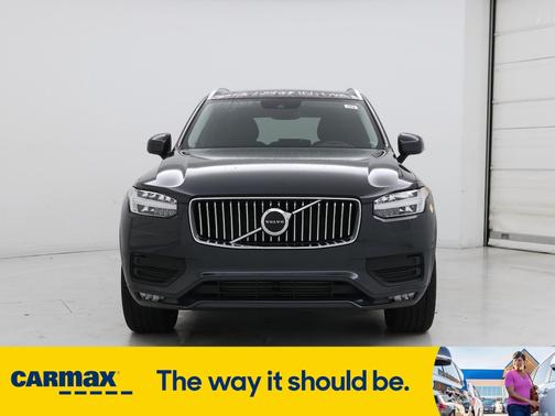 2022 Volvo XC90 T5 Momentum