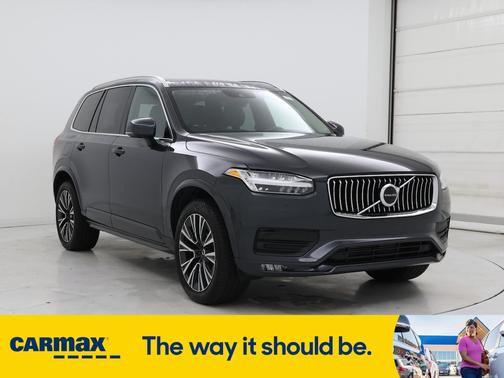 2022 Volvo XC90 T5 Momentum
