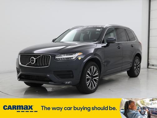 2022 Volvo XC90 T5 Momentum