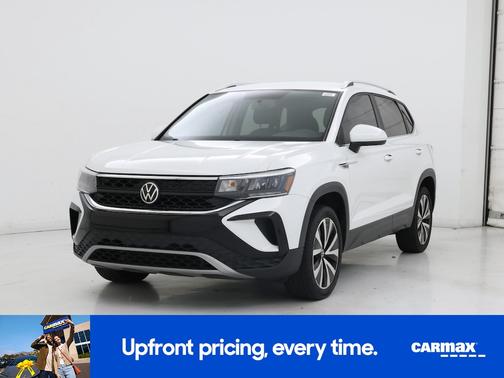 White 2022 Volkswagen Taos SE