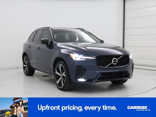 2023 Volvo XC60 B5 Ultimate Dark Theme