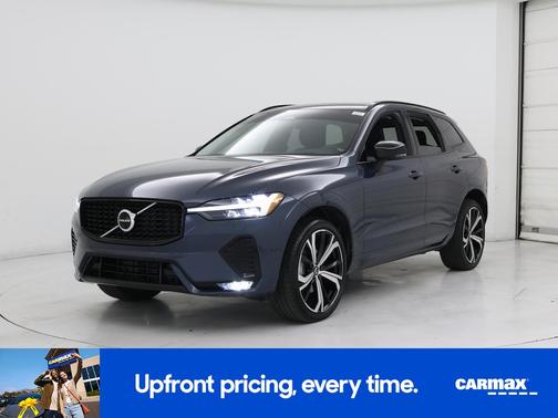 2023 Volvo XC60 B5 Ultimate Dark Theme