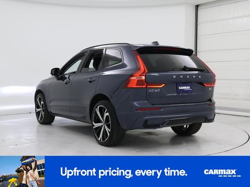 2023 Volvo XC60 B5 Ultimate Dark Theme
