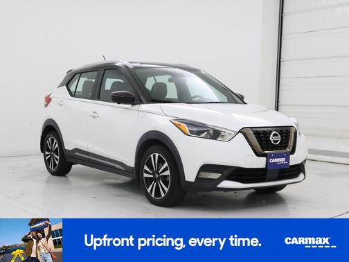 White 2020 Nissan Kicks SR