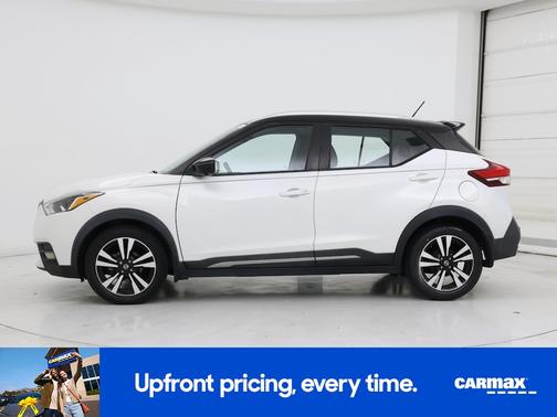 White 2020 Nissan Kicks SR
