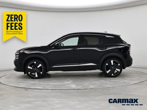 Black 2025 Nissan Kicks SR