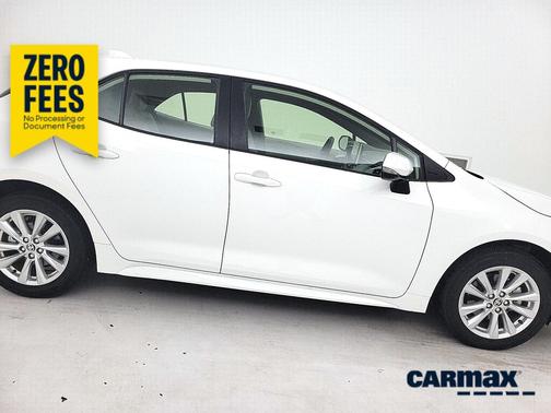 White 2025 Toyota Corolla Hatchback SE