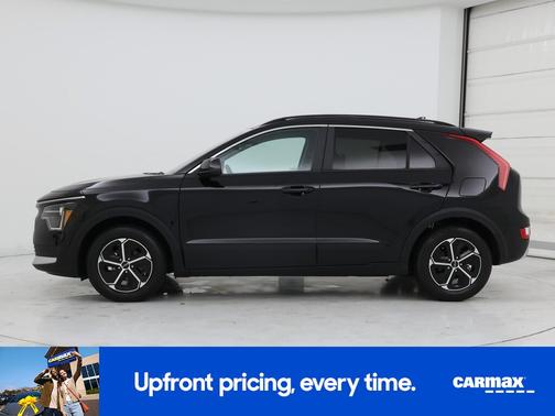 Black 2024 Kia Niro LX