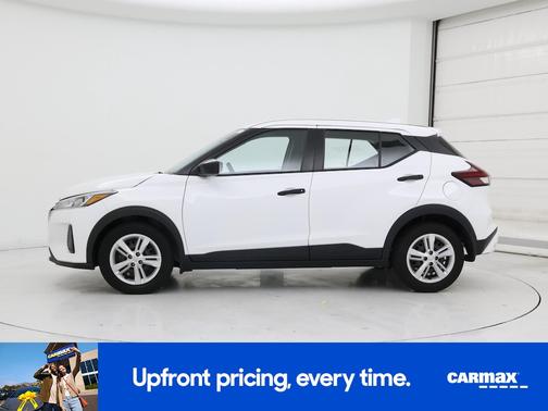 White 2024 Nissan Kicks S