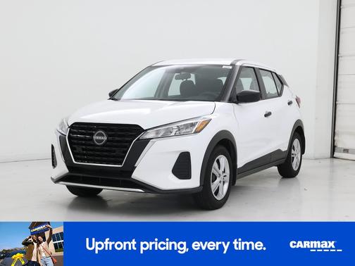 White 2024 Nissan Kicks S