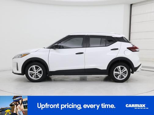White 2024 Nissan Kicks S