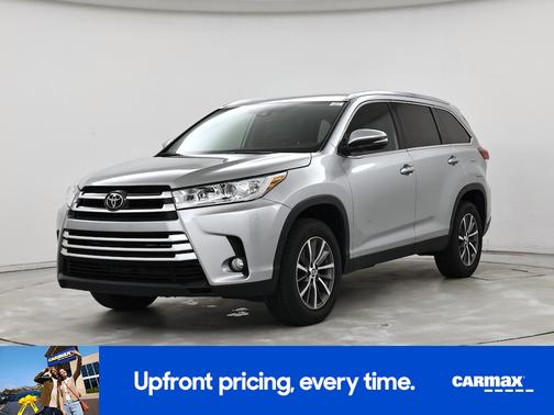 Gray 2019 Toyota Highlander XLE