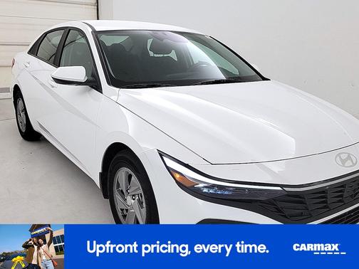 2024 Hyundai ELANTRA SE