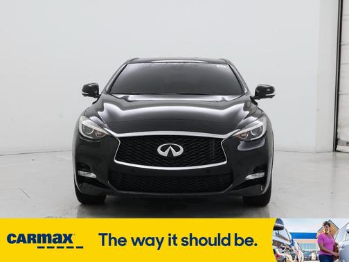 2017 INFINITI QX30 Sport