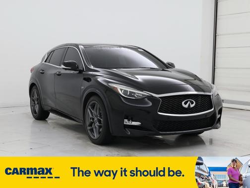 2017 INFINITI QX30 Sport