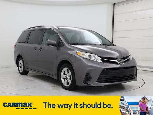 2018 Toyota Sienna LE