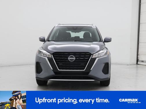 Gray 2023 Nissan Kicks SV