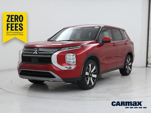 Red 2025 Mitsubishi Outlander SE