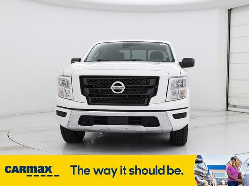 2022 Nissan Titan SV
