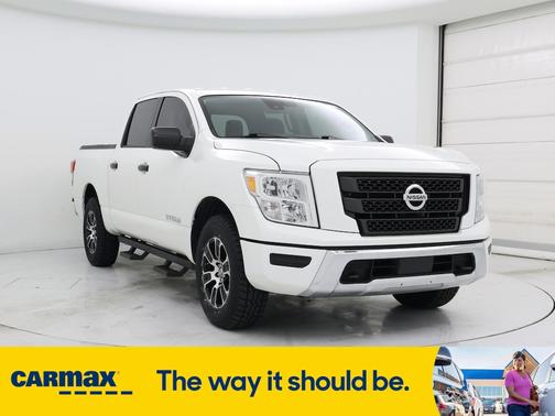 2022 Nissan Titan SV