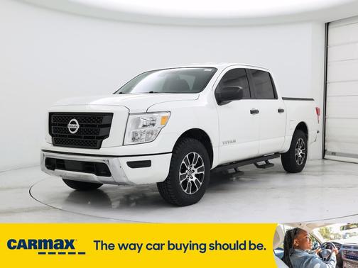 2022 Nissan Titan SV